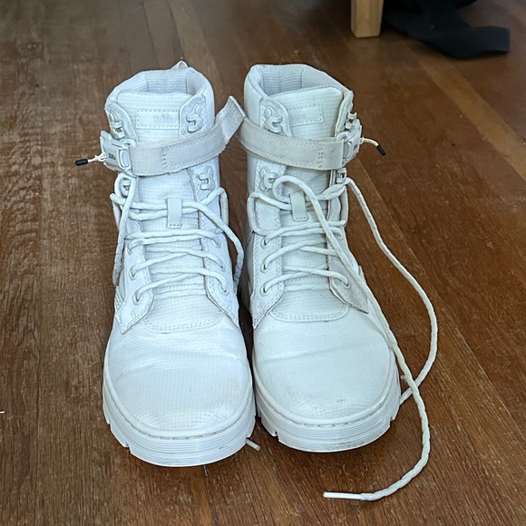 Dr. Martens Beige Combs Tech II boots sz 9W - Picture 3 of 7